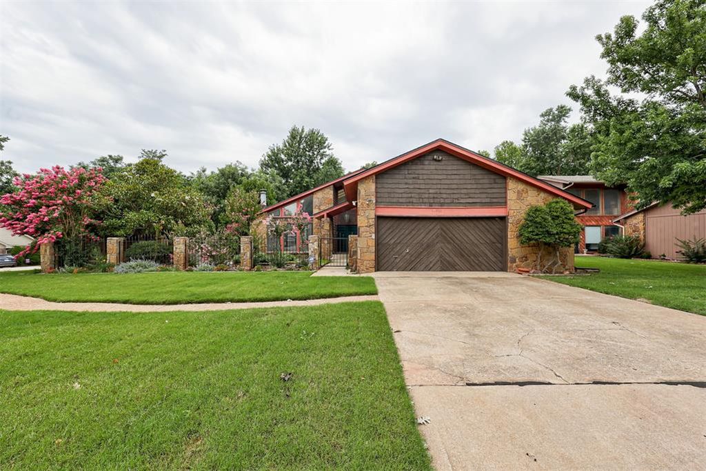 13501 Fox Hollow Rdg, Oklahoma City, OK - View 2