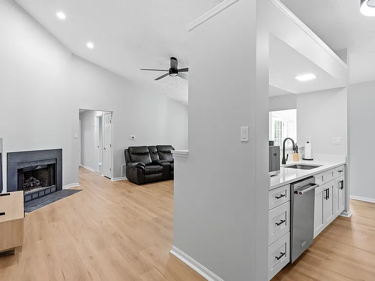 72 Eldon Way — Photo 15