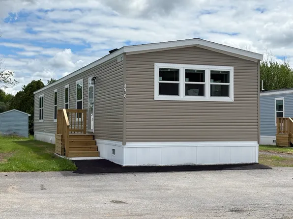 1703 Cambridge Ct, Liverpool, NY 13090