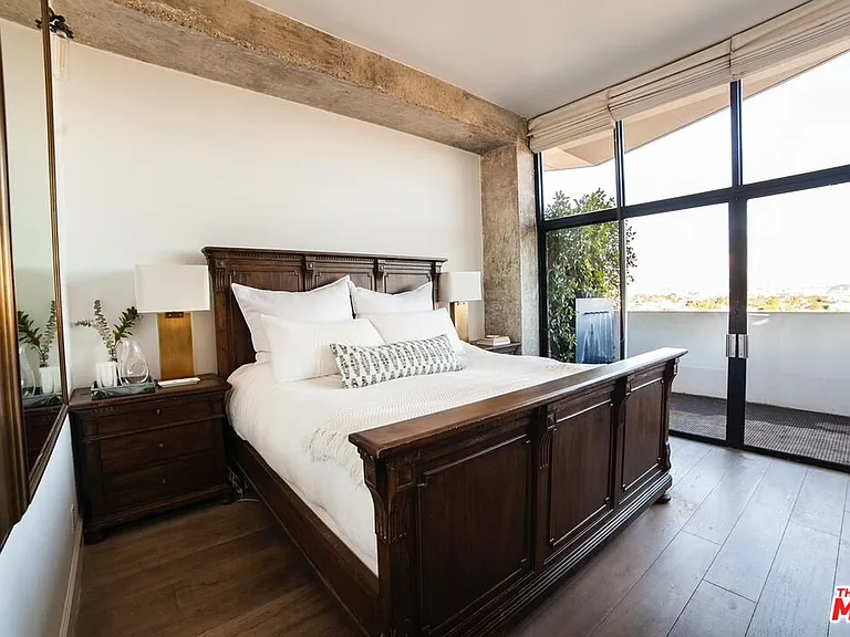 1155 N La Cienega Blvd #6 — Photo 6