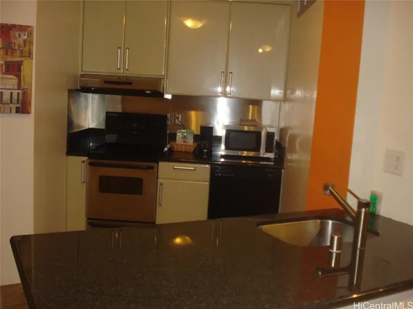 1088 Bishop St APT 3610, Honolulu, HI 96813
