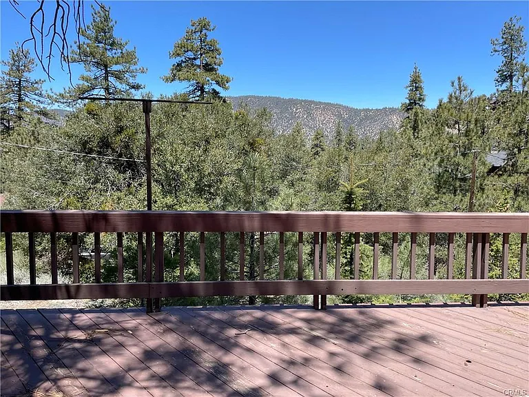 1521 Lassen Way — Photo 19