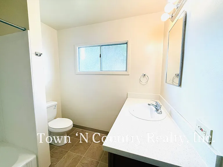1496 Santa Clara Ave — Photo 4