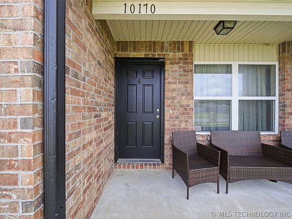 4th image of 10170 E Lee St