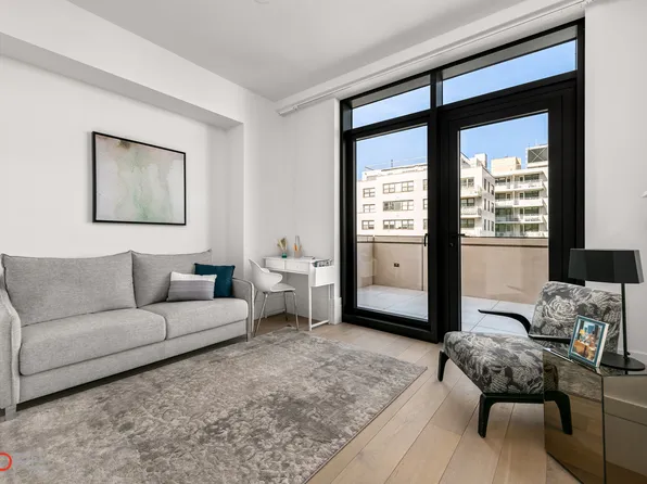 310 East 86th Street image 8 of 19