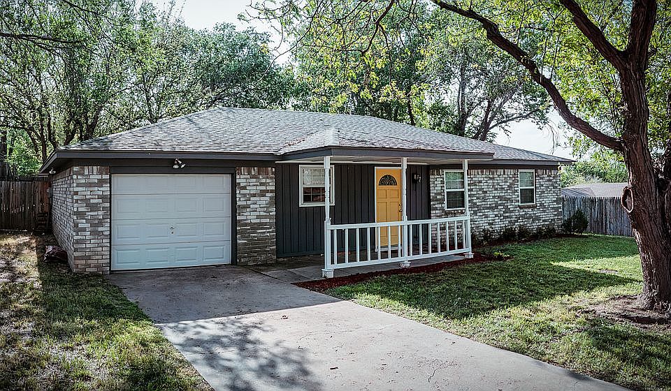 1st image of 7 Dogwood Cir