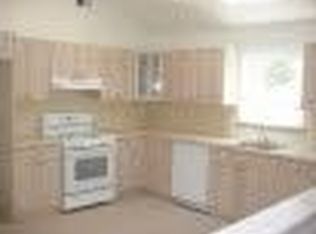 8 Davison Ct, East Rockaway, NY 11518