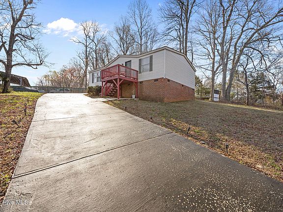 3rd image of 1609 Kennedy Road