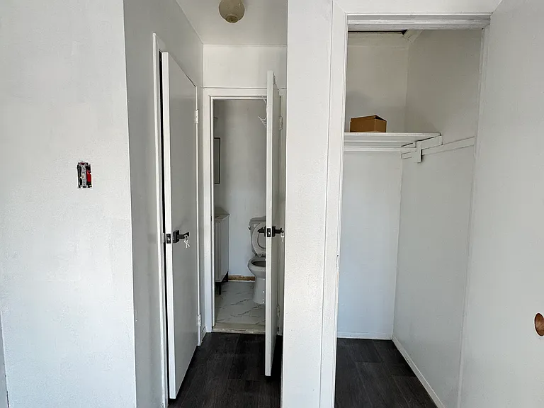 98 Logan Ave #2A — Photo 16