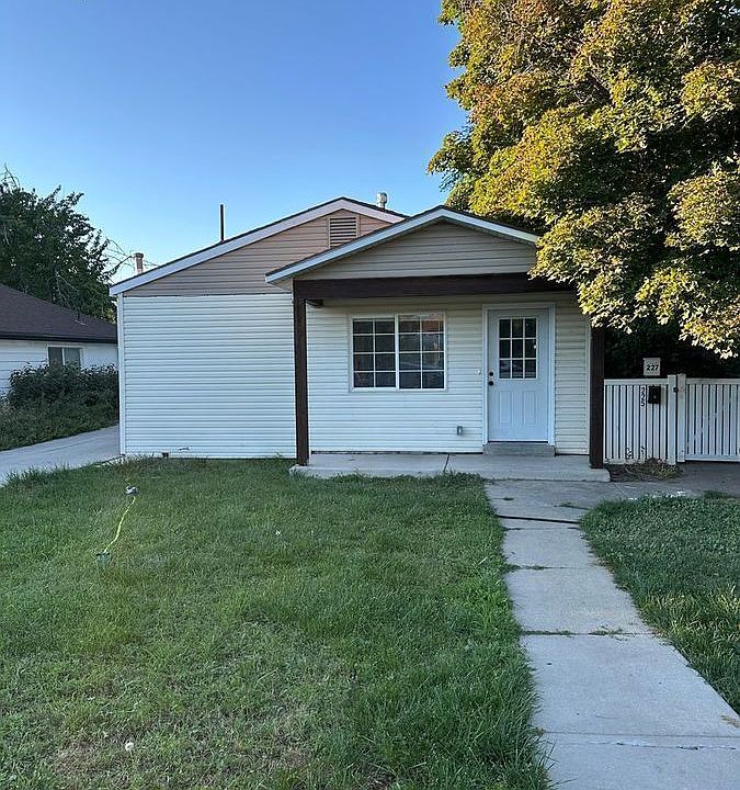 1st image of 225 E Louise Ave