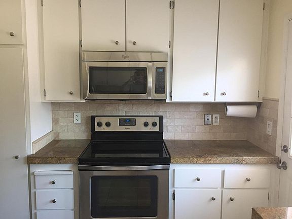 3rd image of 6639 Bunker Hill Ct