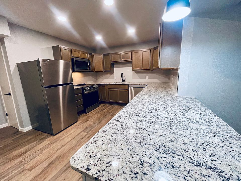 1st image of 303 Palmwood Dr #B