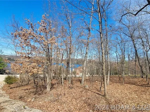 504 Grand View Dr, Sunrise Beach, MO 65079