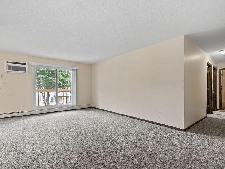Lamplighter Village Apartments — Photo 5