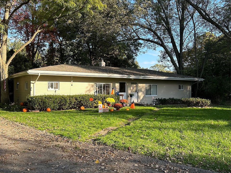 1st image of 610 Cranbourne St