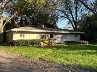610 Cranbourne St, Commerce Township, MI 48382