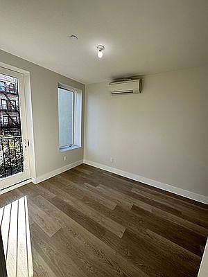 2nd image of 727 De Kalb Ave #6