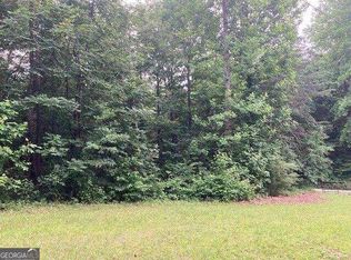 356 Waters Edge Dr, Martin, GA 30557