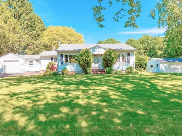 1444 Hogan Rd, Webster, NY 14580