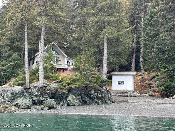 L2 Seldovia St, Seldovia, AK 99663