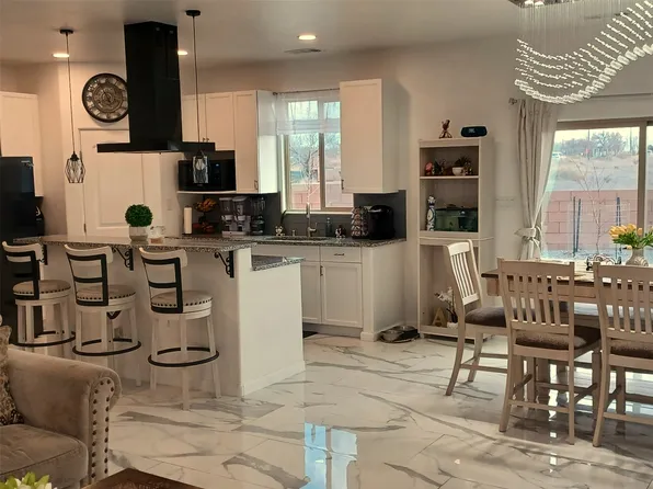 3936 Jaxson Ln, Santa Fe, NM 87507