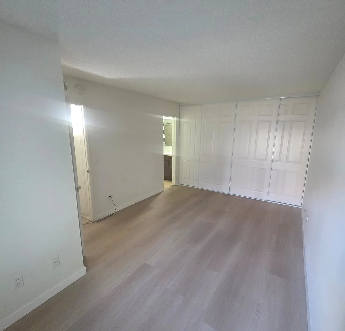 2 bed, 878 sqft, $2,900 — Photo 3