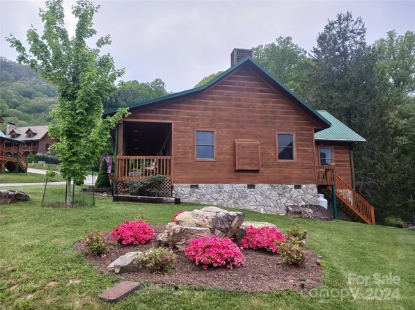 489 Panoramic Loop, Maggie Valley, NC 28751