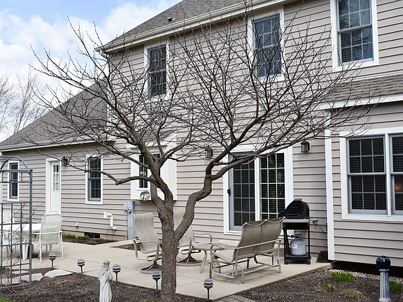 2nd image of 414 Fox River Hills Dr