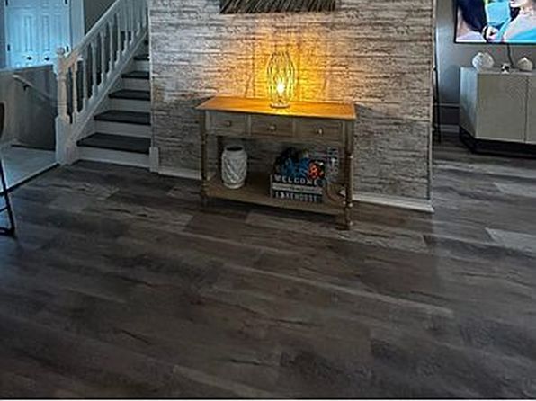 400 Lighthouse Oval N