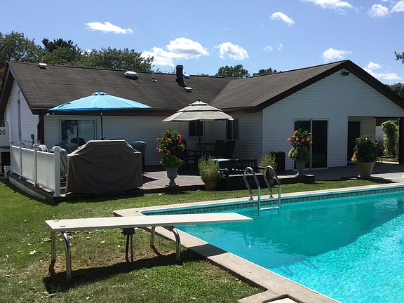 30ft deck, 16x36 pool,4-8’