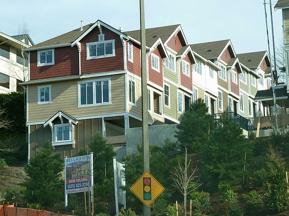 2nd image of 105 118th Ave SE