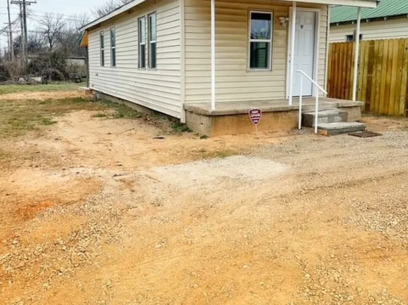 118 W Choctaw St, Holdenville, OK 74848