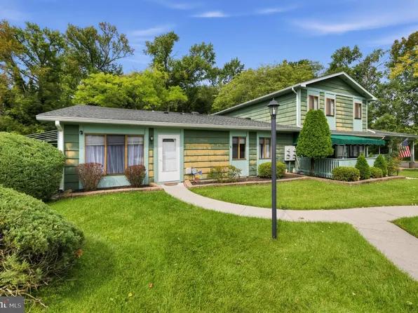 89 Woodway Dr, Paulsboro, NJ 08066