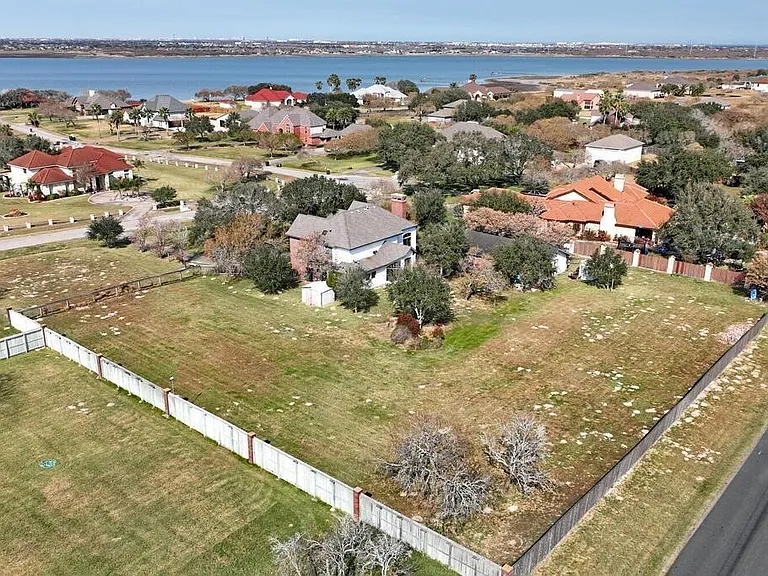 3417 Newcastle Dr — Photo 34