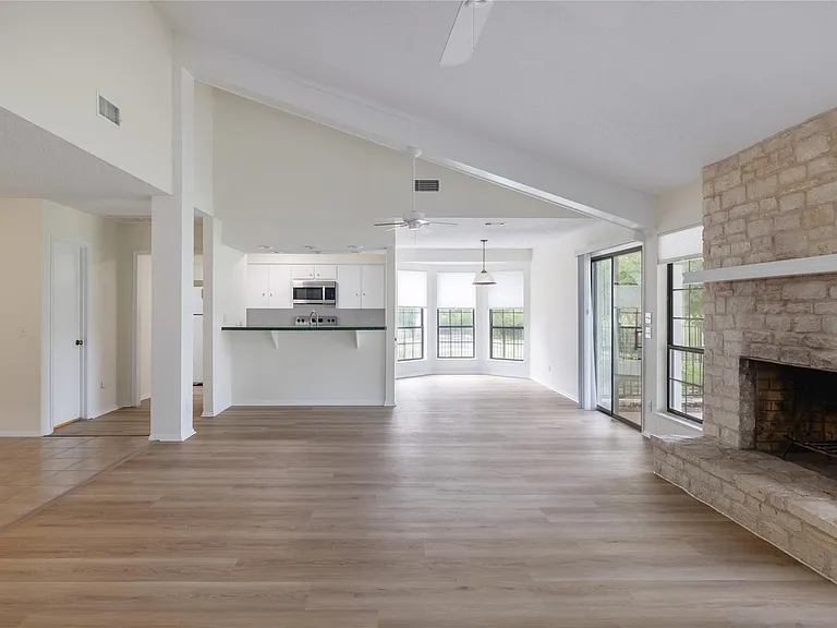611 Lido St — Photo 6