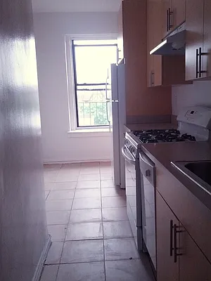 Rented by Kraham Sales & Leasing | media 19