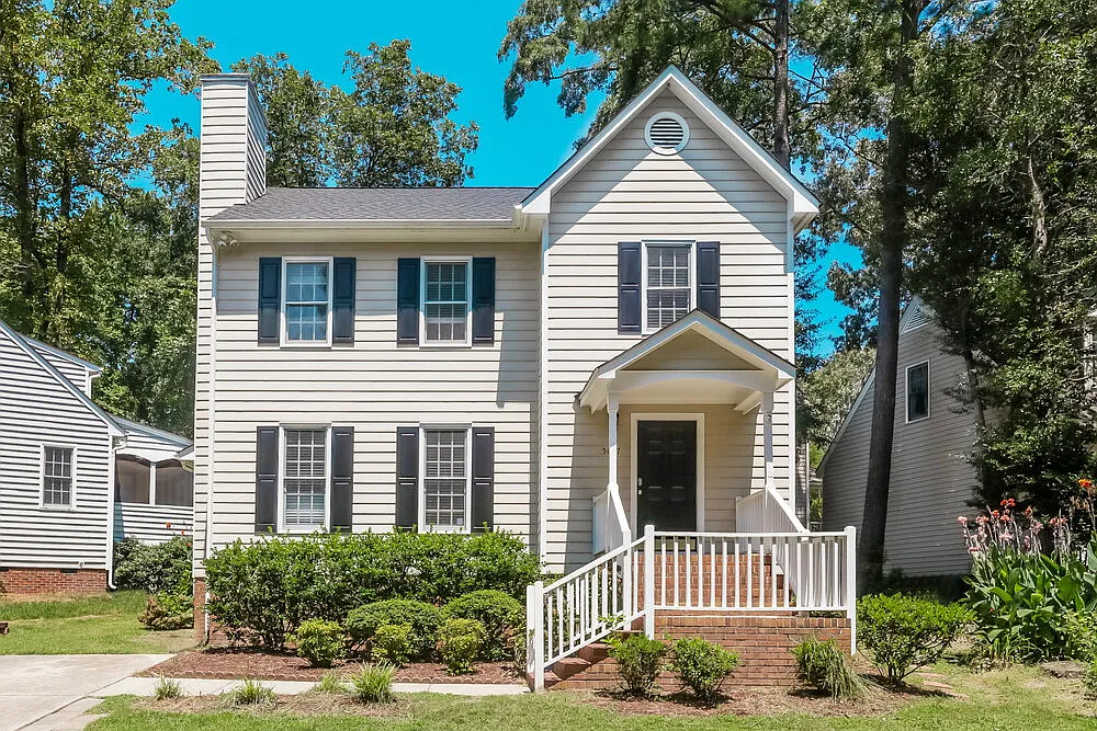 3 bed, 2.5 bath, 1632 sqft, $3,030 — Photo 1