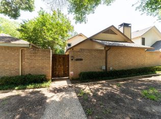 607 Castlewood Ln, Arlington, TX 76012