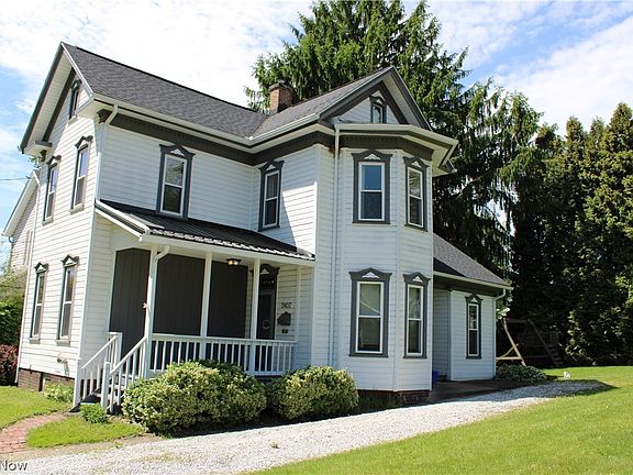 3rd image of 2407 Fletcher Ave NE