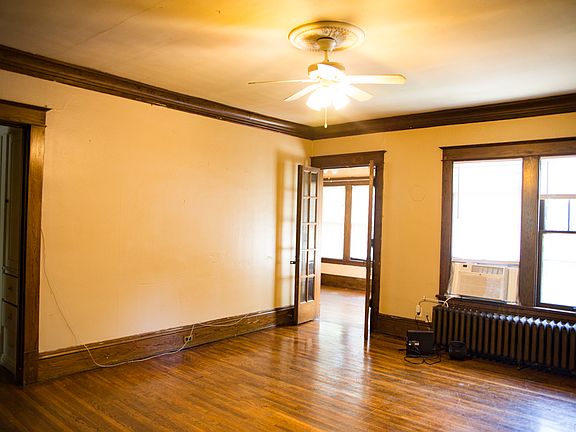 3rd image of 417 11th Ave SE #111