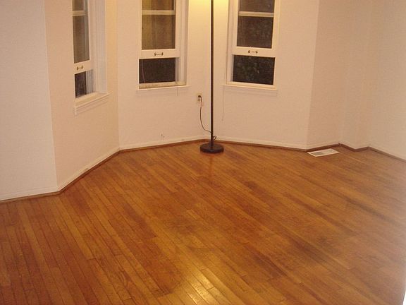 Master bedroom w/bath
