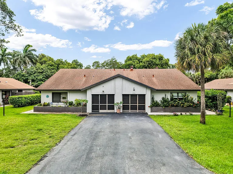 4335 Palm Forest Dr N — Photo 35
