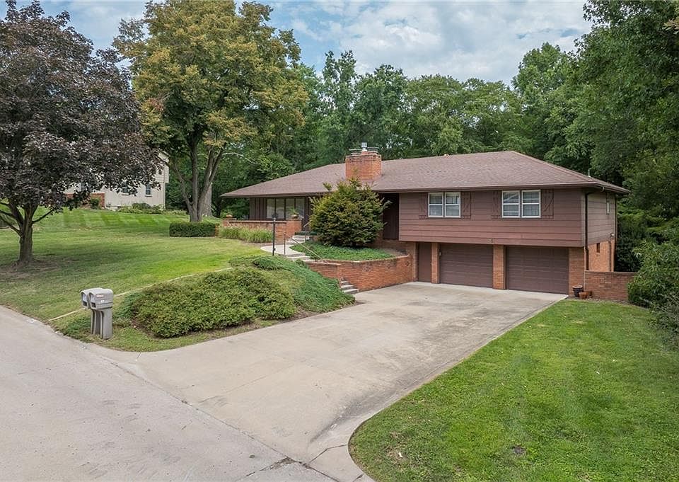 1st image of 25 Stonecrest Dr