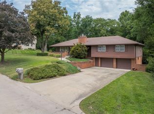 25 Stonecrest Dr, Saint Joseph, MO 64506