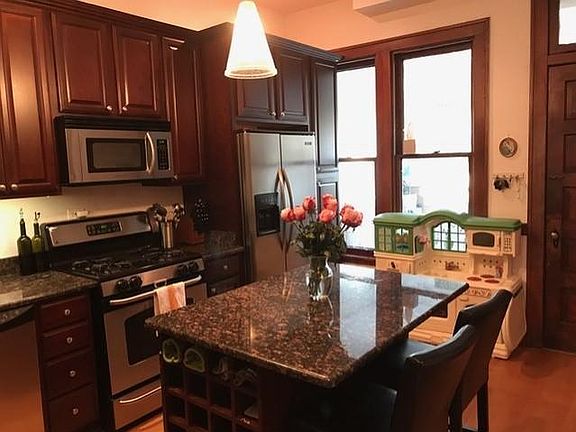 3rd image of 4127 N Ashland Ave #2