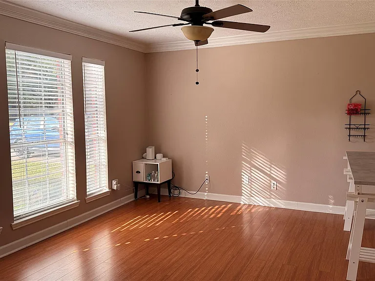 10310 Hedge Way Dr — Photo 7