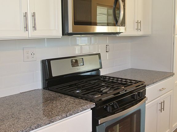 2nd image of 34049 Sequoia St