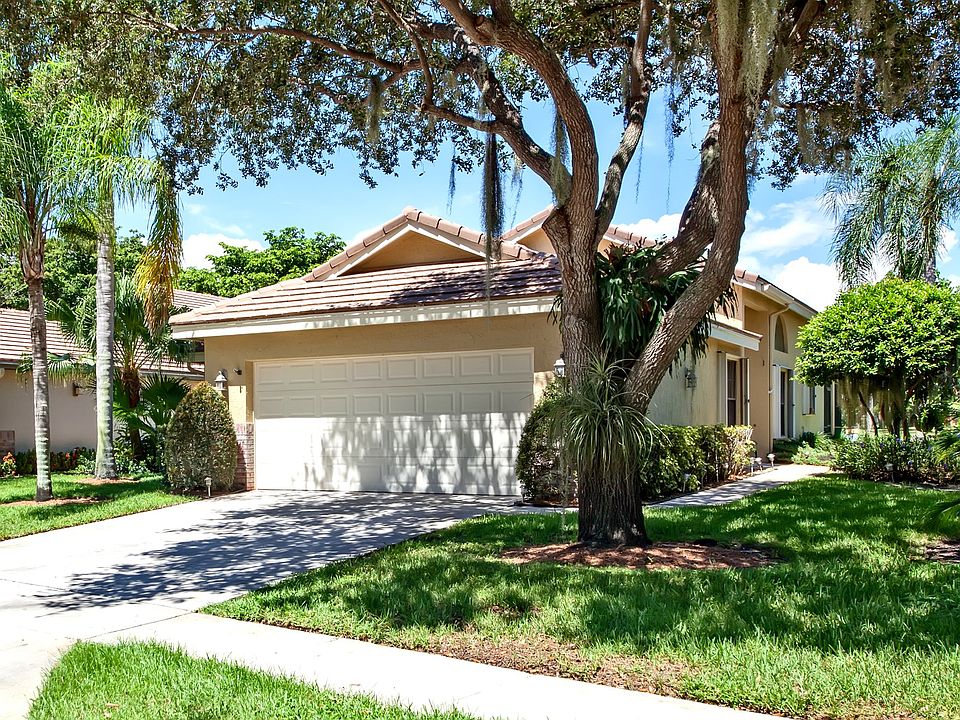 1st image of 4615 Sherwood Forest Dr