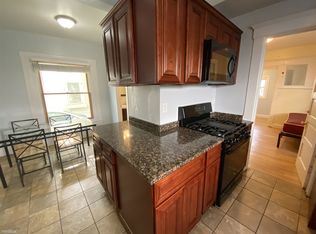 911 Vaughn St, Ann Arbor, MI 48104