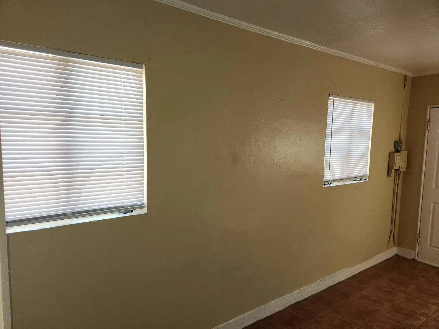 2825 GRANT #13 - 1 — Photo 2